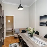 C.4 Red Rose #colony_central_apartment Appartement
